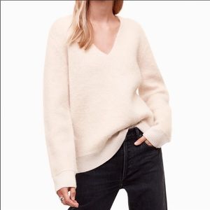 NWOT Aritzia Talula deep V neck Sweater size S C0